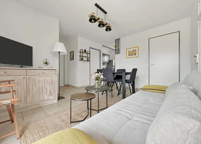 T3 Classe 3 Avec Piscine, Parking & Terrasse *