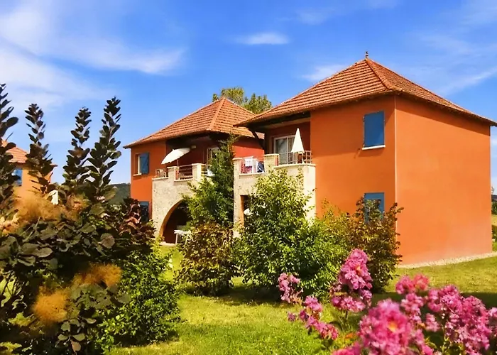 T3 Classe 3 Avec Piscine, Parking & Terrasse